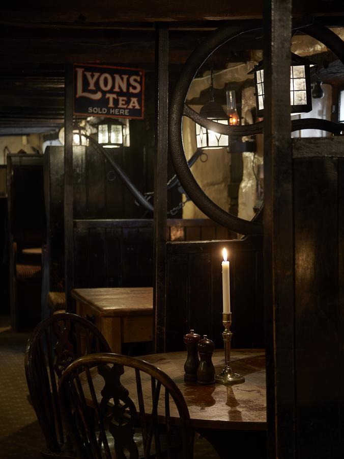 Compasses Inn Tisbury Eksteriør billede